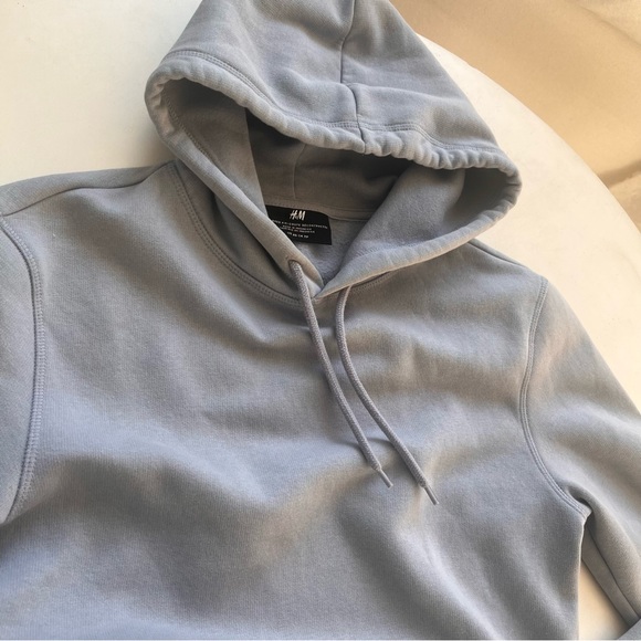 SOLD - H&M Relaxed Fit Oversized Hoodie Size XS in Pigeon Blue - Picture 4 of 9